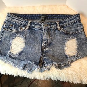 FOREVER 21 DISTRESSED DENIM JEANS SHORTS SIZE 29